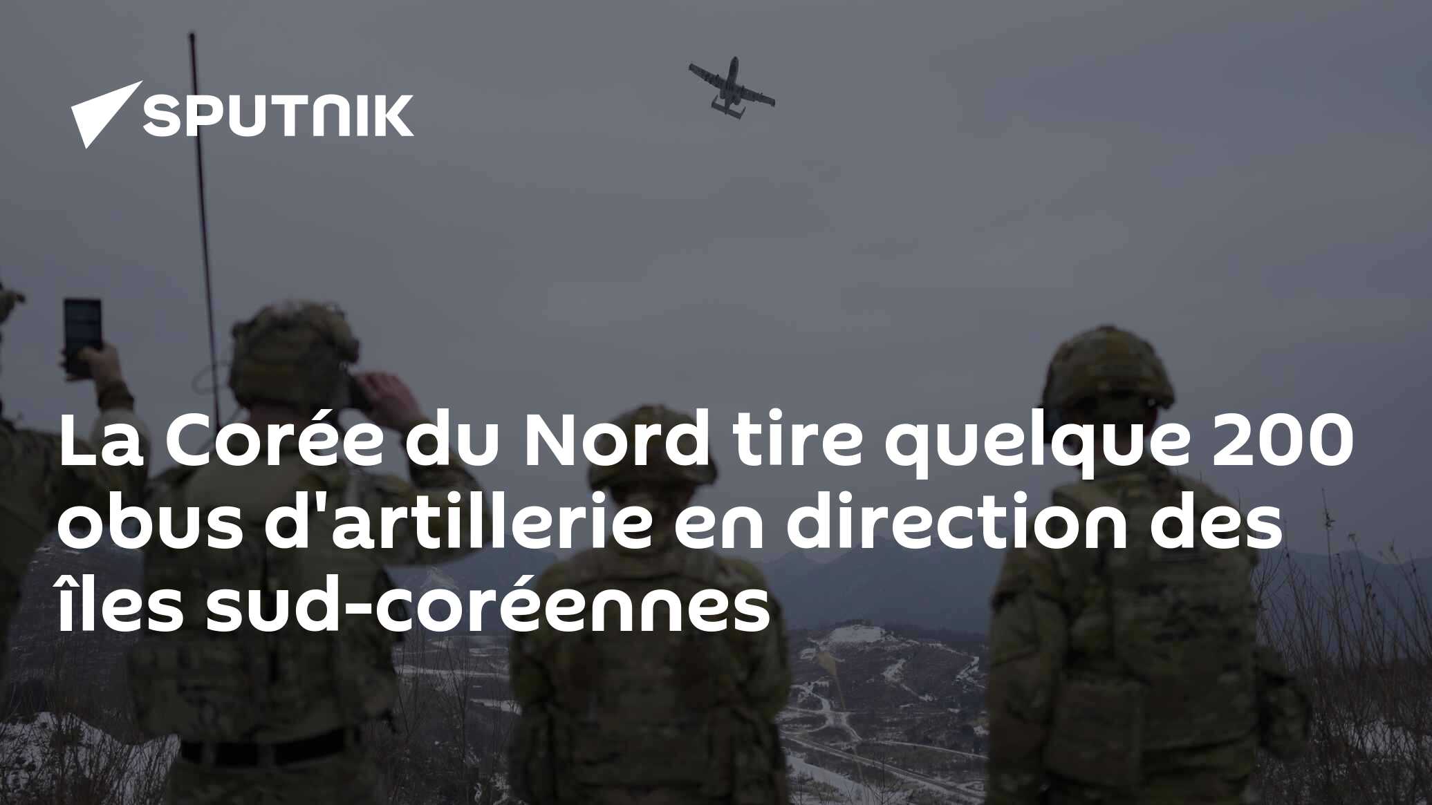 La Cor E Du Nord Tire Quelque Obus D Artillerie En Direction Des