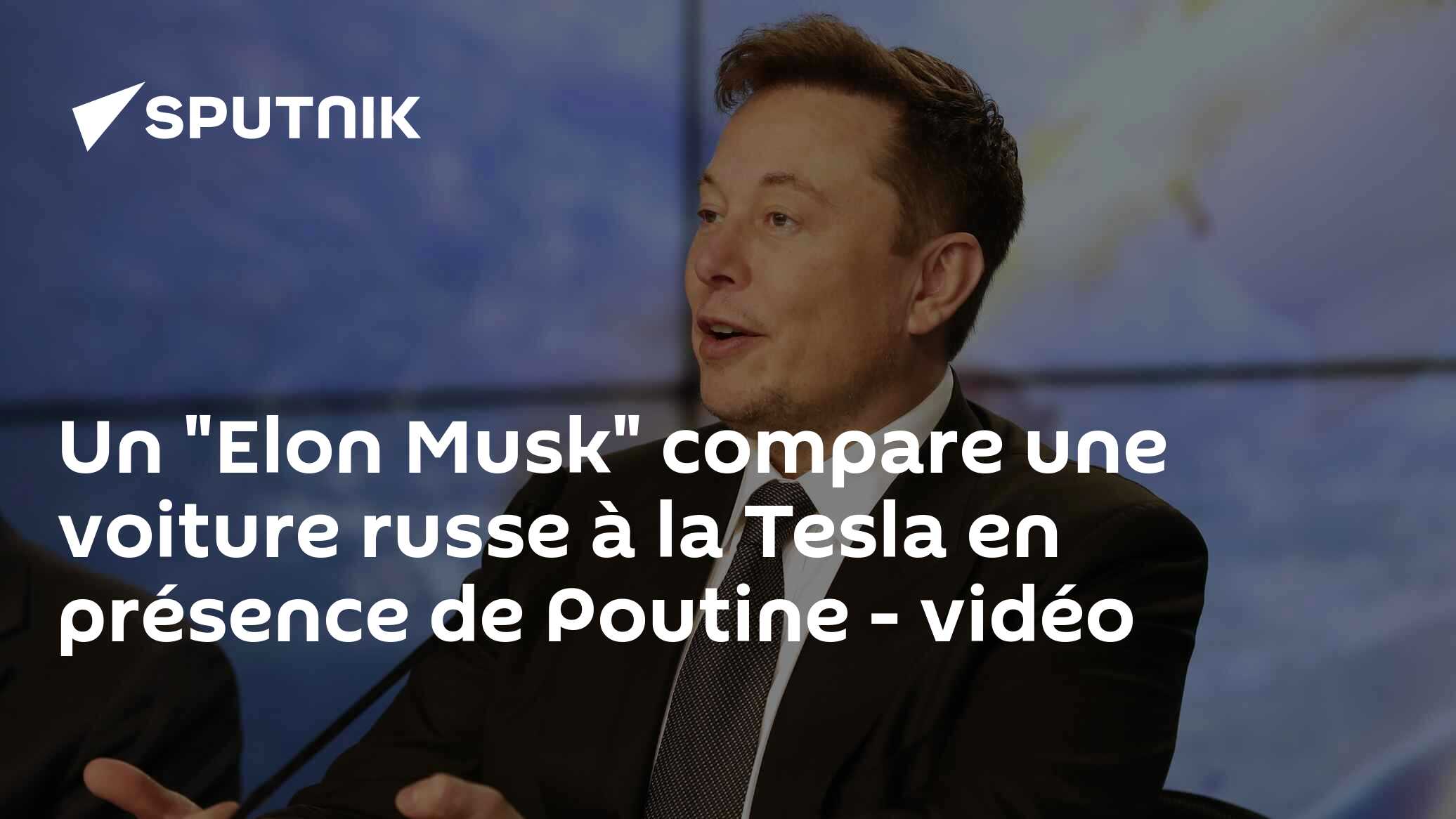 Un "Elon Musk" compare une voiture russe à la Tesla en présence de Poutine - vidéo
