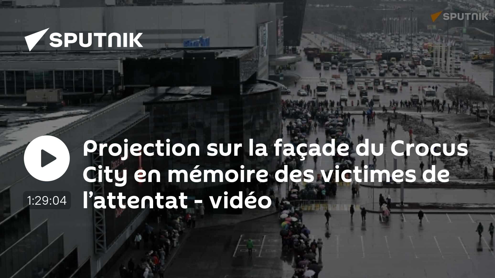 En direct: projection sur la façade du Crocus City en mémoire des victimes de l’attentat