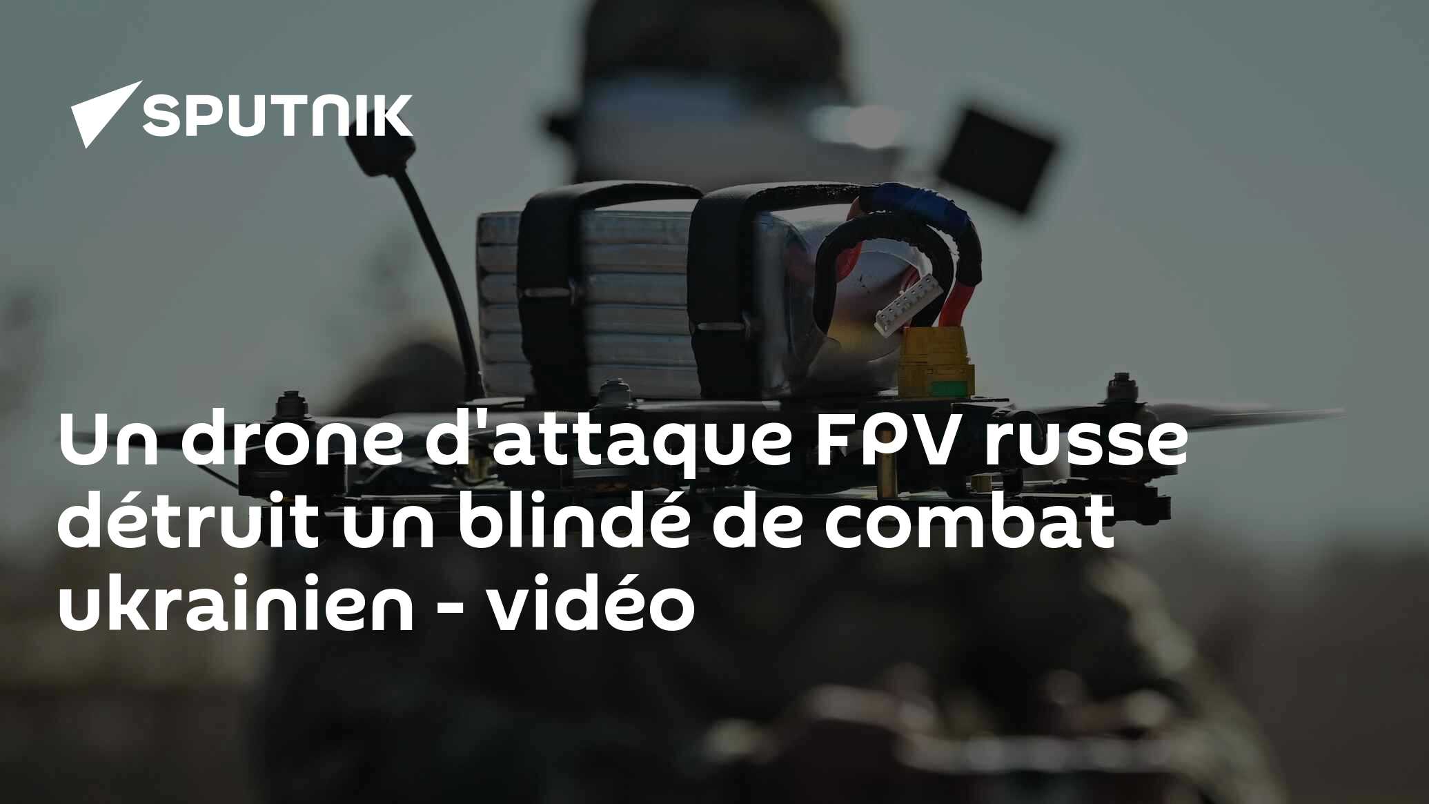 Un drone d'attaque FPV russe détruit un blindé de combat ukrainien - vidéo
