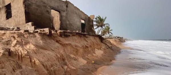 Comment la mer déloge, au village de Kossi Agbavi au Togo. - Sputnik Afrique