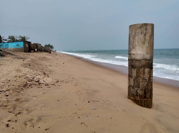Togo: victimes de l’érosion côtière, les populations de la côte demandent réparation à la Banque mondiale – reportage Togo: victimes de l’érosion côtière, les populations de la côte demandent réparation à la Banque mondiale – reportage - Sputnik Afrique