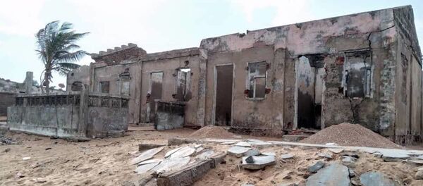 Restes de maison abandonnée sur la côte togolaise à cause de l'érosion - Sputnik Afrique
