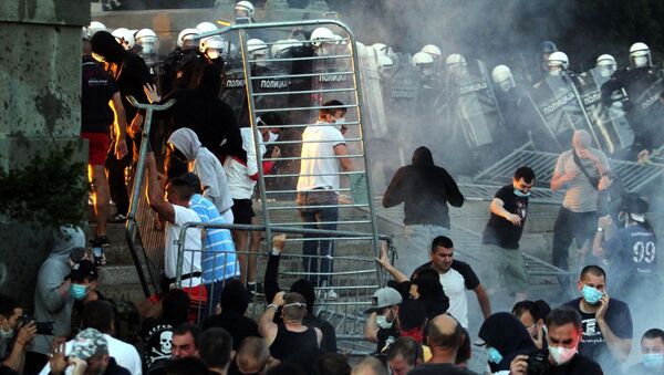 des émeutes à Belgrade, le 8 juillet 2020 - Sputnik Afrique