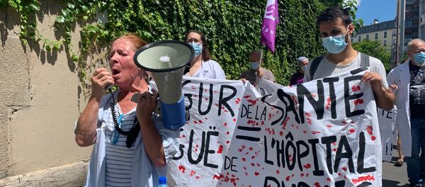 Manifestation soignants à l'hôpital Saint-Louis (Paris) - Sputnik Afrique