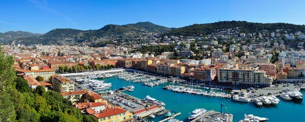 Le port de Nice (Alpes-Maritimes, Provence-Alpes-Côte d’Azur, France), vu de la colline du château. Le port de Nice (Alpes-Maritimes, Provence-Alpes-Côte d’Azur, France), vu de la colline du château. - Sputnik Afrique