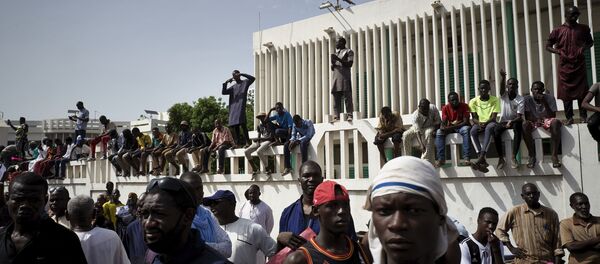 Des maliens manifestent à Bamako pour le départ de leur Président Ibrahim Boubacar Keita. - Sputnik Afrique