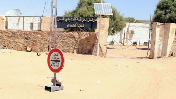 Poste frontière de Tinalkoum, entre la Libye et l'Algérie. - Sputnik Afrique