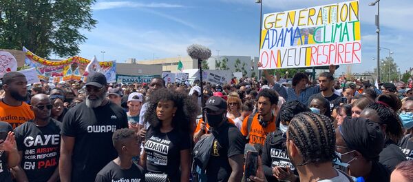 Marche du comité Adama avec des militants écologistes à Beaumont-sur-Oise - Sputnik Afrique