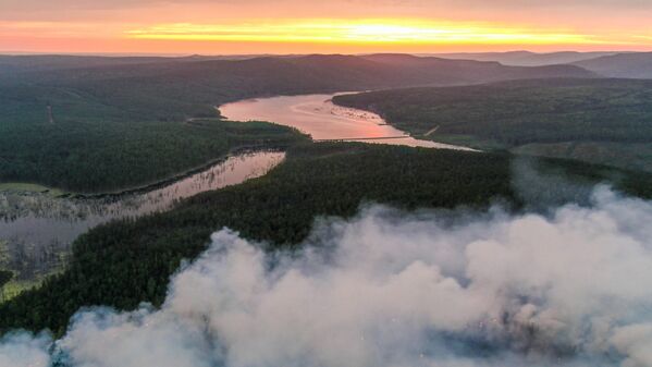 La Sibérie en proie aux flammes: feux de forêt en Iakoutie et dans la région de Krasnoïarsk

 - Sputnik Afrique