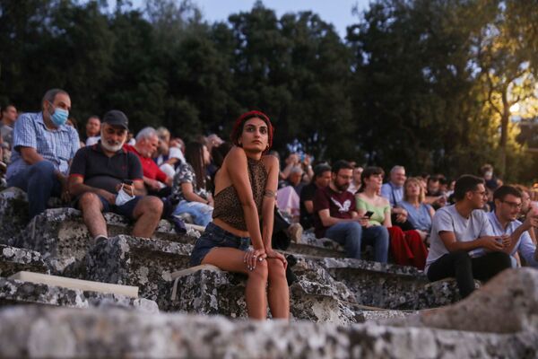 Spectateurs sur les gradins du théâtre d'Epidaure. - Sputnik Afrique