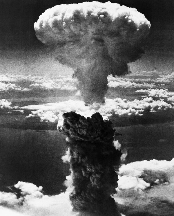 Champignon atomique après le bombardement de Nagasaki - Sputnik Afrique