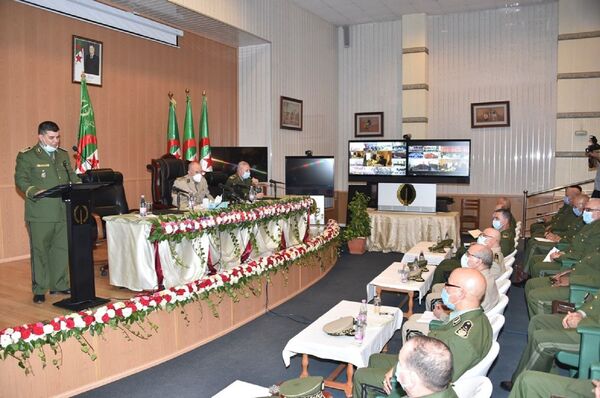 Le Président algérien nomme un nouveau commandant de la Gendarmerie nationale - photos - Sputnik Afrique