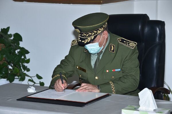 Le Président algérien nomme un nouveau commandant de la Gendarmerie nationale - photos - Sputnik Afrique