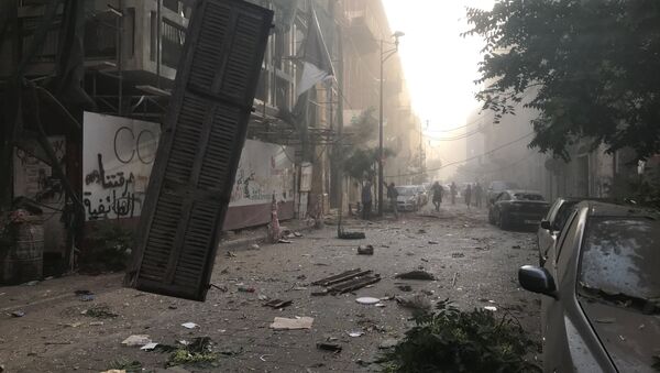 Explosion à Beyrouth: la déflagration a soufflé les vitres des habitations situées dans un rayon de quelques kilomètres de l'épicentre, 4 août 2020 - Sputnik Afrique