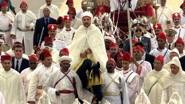 Le roi Mohammed VI lors de sa première cérémonie d'allégeance en 2000. - Sputnik Afrique