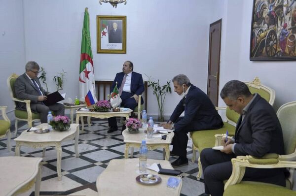 Le parti au pouvoir en Algérie, le FLN, invité à Moscou pour un sommet - Sputnik Afrique