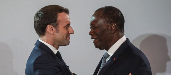 Les Présidents Emmanuel Macron et Alassane Ouattara Les Présidents Emmanuel Macron et Alassane Ouattara - Sputnik Afrique