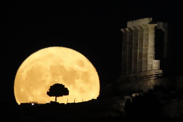Lever de lune en Grèce. - Sputnik Afrique