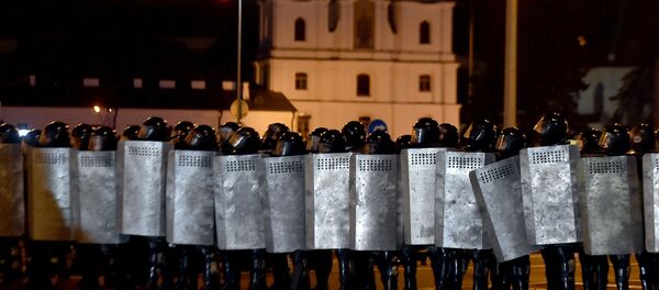 Heurts entre manifestants et policiers à Minsk - Sputnik Afrique