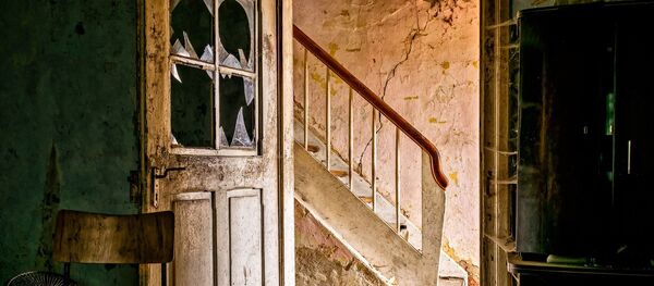 Une porte cassée Une porte cassée - Sputnik Afrique