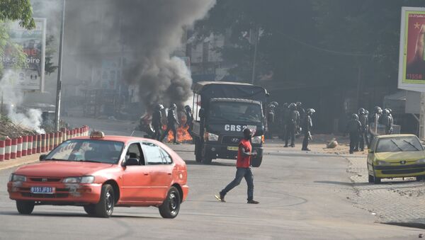 Émeutes à Abidjan contre un troisième mandat d'Alalssane Ouattara, le 13 août 2020. - Sputnik Afrique