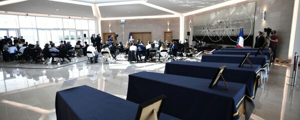 La cérémonie en hommage des six humanitaires tués lors de l'attaque au Niger - Sputnik Afrique