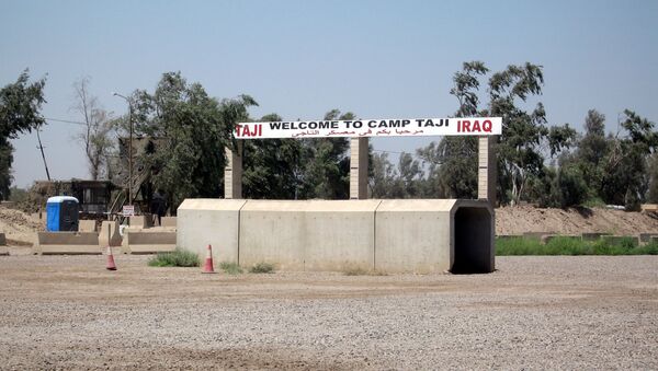 L'entrée de la base de Taji en Irak (archive photo) - Sputnik Afrique