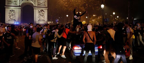 Scène de liesse à Paris après la qualification du PSG pour la finale de la Ligue des champions, le 18 août - Sputnik Afrique