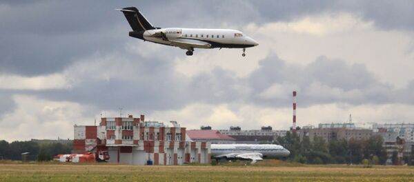 Le Bombardier Challenger 604 FAI Aviation Group qui a quitté l’Allemagne pour aller chercher l'opposant russe Navalny atterrit à Omsk Le Bombardier Challenger 604 FAI Aviation Group qui a quitté l’Allemagne pour aller chercher l'opposant russe Navalny atterrit à Omsk - Sputnik Afrique
