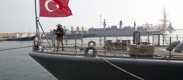 Un navire de la Marine turque dans un port de la mer Noire (archive photo) - Sputnik Afrique