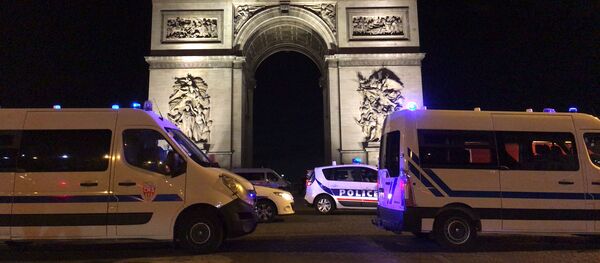 Les FDO déployées près de l’Arc de Triomphe lors de la finale de la Ligue des champions - Sputnik Afrique