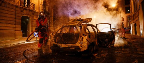 Débordements sur les Champs-Élysées après la défaite du PSG en finale de Ligue des champions - Sputnik Afrique