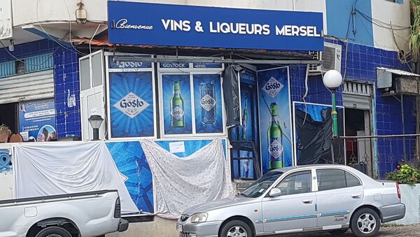 Les vendeurs d'alcool de Tichy, ville balnéaire de la région de Béjaïa, n'ont pas pu rouvrir leur boutique.  - Sputnik Afrique