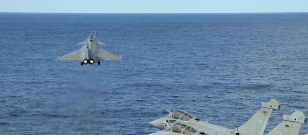 Un Rafale français en Méditerranée - Sputnik Afrique