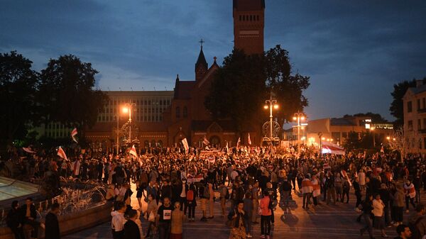 Un rassemblement de l'opposition sur la place de l'Indépendance à Minsk, le 25 août 2020  - Sputnik Afrique