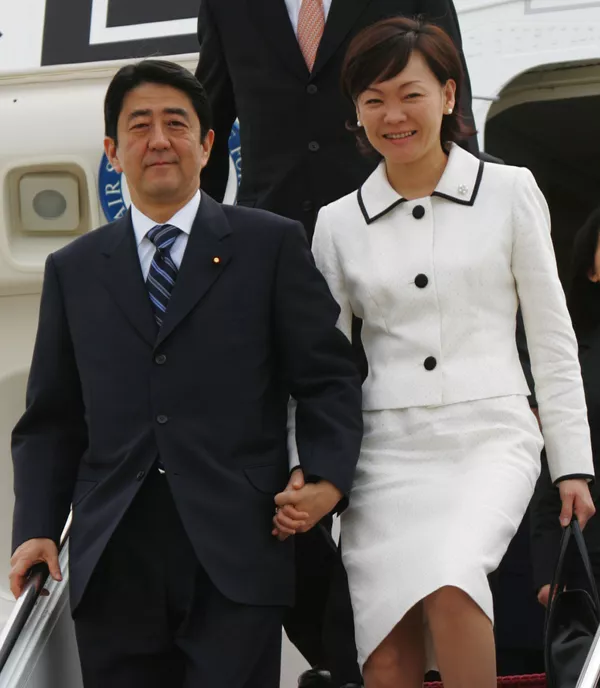 La carrière de Shinzō Abe en photos
La carrière de Shinzō Abe en photos