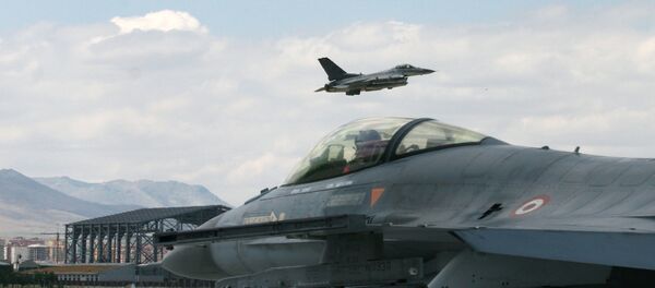 Un F-16 turc - Sputnik Afrique