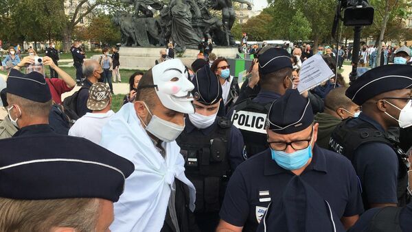 Anti-masques: rassemblement de militants sur la place de la Nation à Paris, 29 août 2020 - Sputnik Afrique