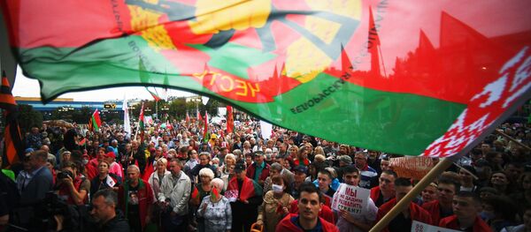 Une manifestation de soutien à Alexandre Loukachenko à Minsk (archive photo) - Sputnik Afrique