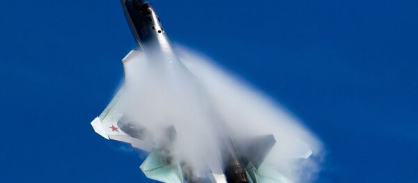 Un chasseur de 5e génération Su-57 lors d'un vol de démonstration (archive photo) - Sputnik Afrique