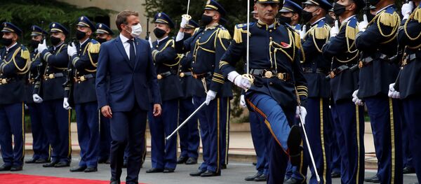 Emmanuel Macron accueilli par son homologue libanais au palais présidentiel de Beyrouth - Sputnik Afrique