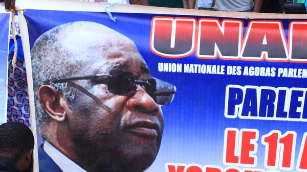 Le visage de Laurent Gbagbo omniprésent sur les nombreuses affiches. - Sputnik Afrique
