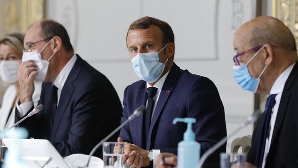 Jean Castex, Emmanuel Macron et Jean-Yves le Drian, Palais de l'Élysée, 26 août 2020 - Sputnik Afrique