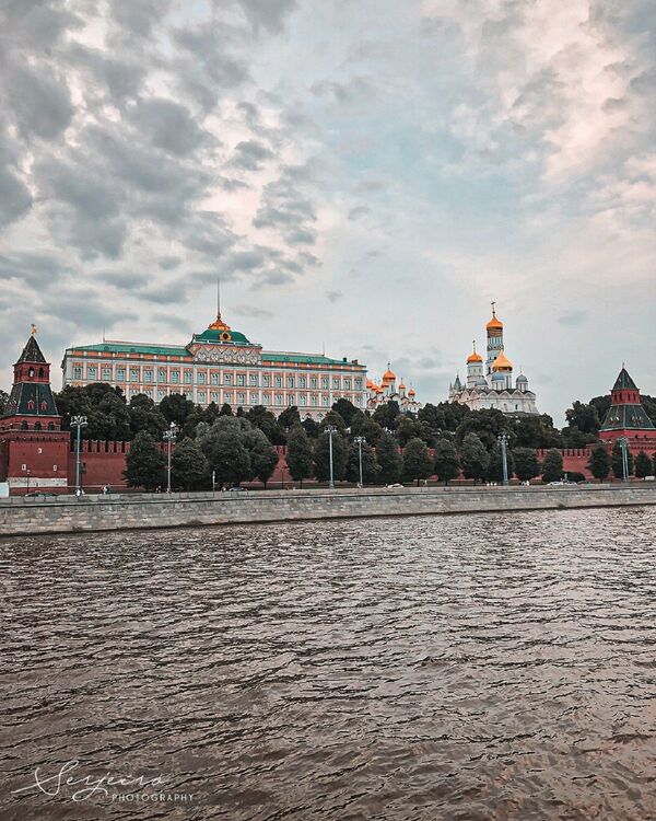 Vue sur le Kremlin de l’autre côté de la rivière Moskova - Sputnik Afrique