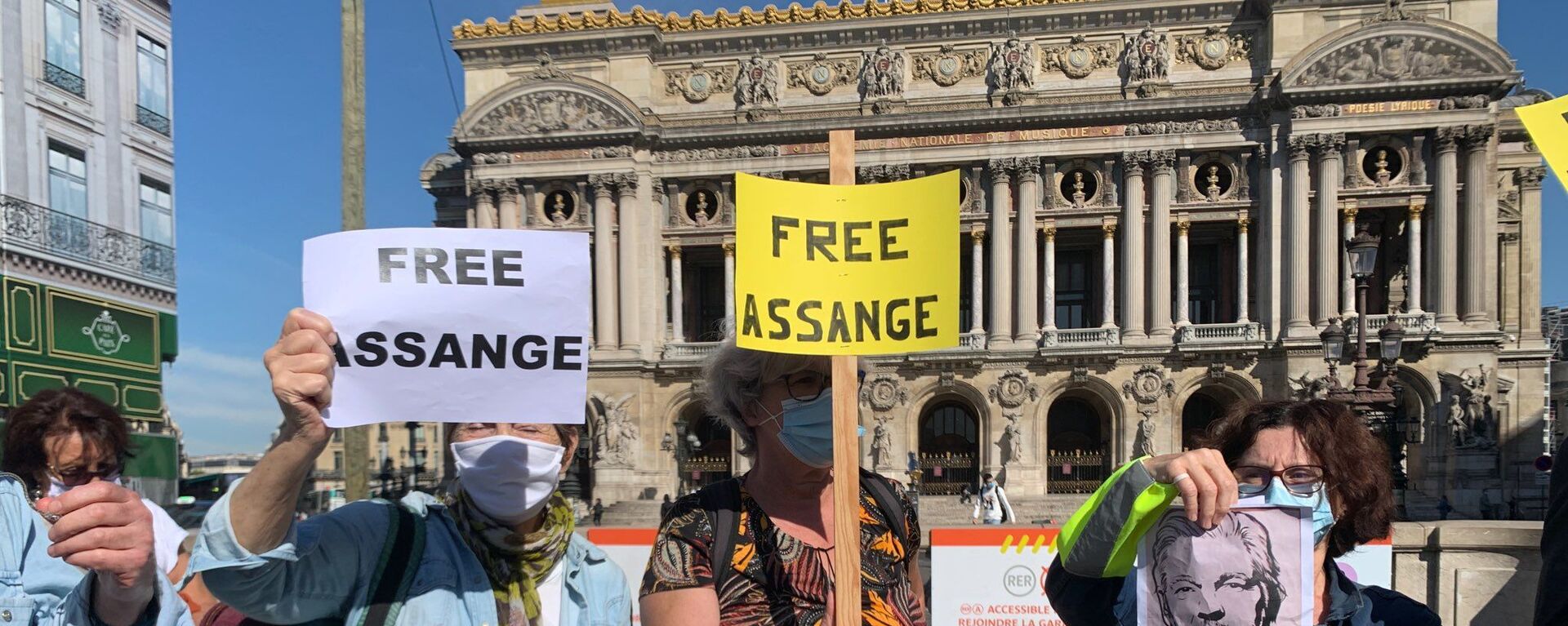 Une manifestation en soutien à Julian Assange se tient à Paris, le 7 septembre 2020 - Sputnik Afrique, 1920, 15.11.2021