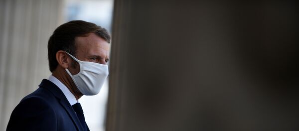 Emmanuel Macron en masque - Sputnik Afrique