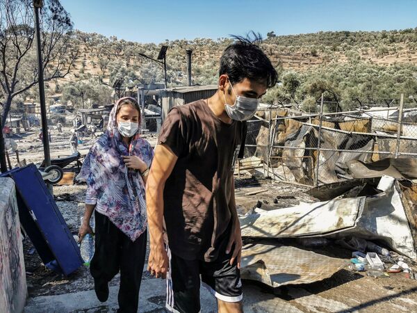 En Grèce, le plus grand camp de migrants d’Europe détruit pas le feu

 - Sputnik Afrique