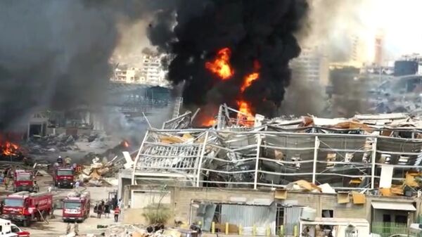 Un violent incendie s'élève de nouveau dans le port de Beyrouth, 10 septembre 2020 - Sputnik Afrique