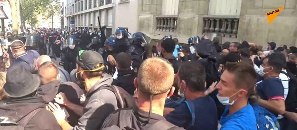 Manifestation des Gilets jaunes le 12 septembre 2020 à Paris Manifestation des Gilets jaunes le 12 septembre 2020 à Paris - Sputnik Afrique